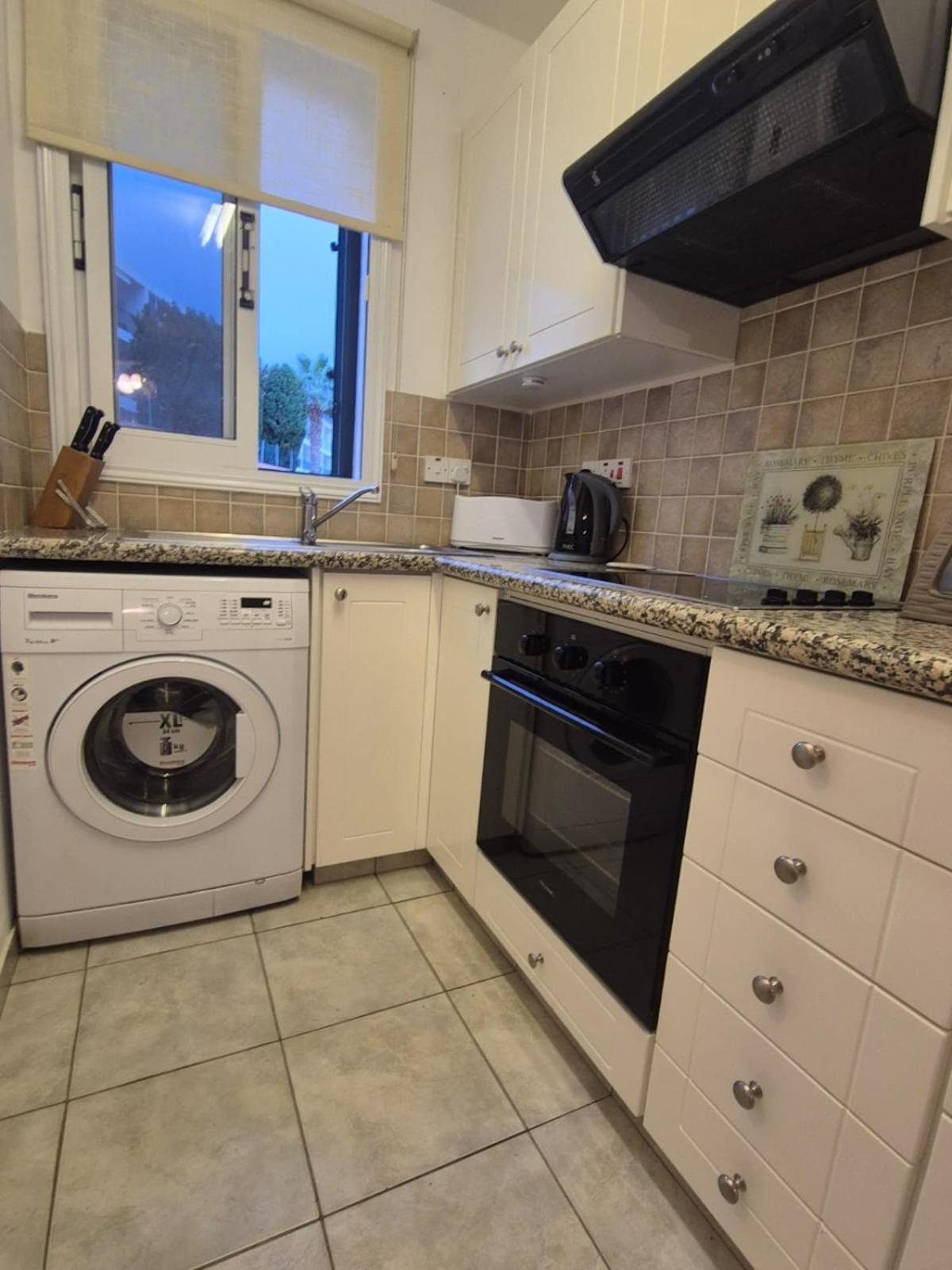 2 Bedroom Townhouse Lower Peyia Paphos Cyprus Extérieur photo